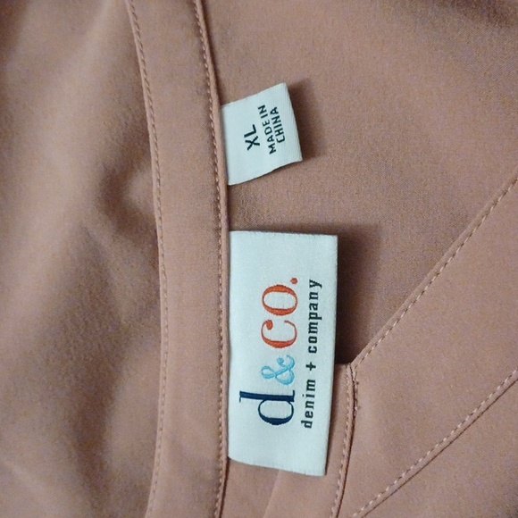 4/$60 New Pink Blouse With Lace Half-Sleeves - Size XL - Picture 5 of 6